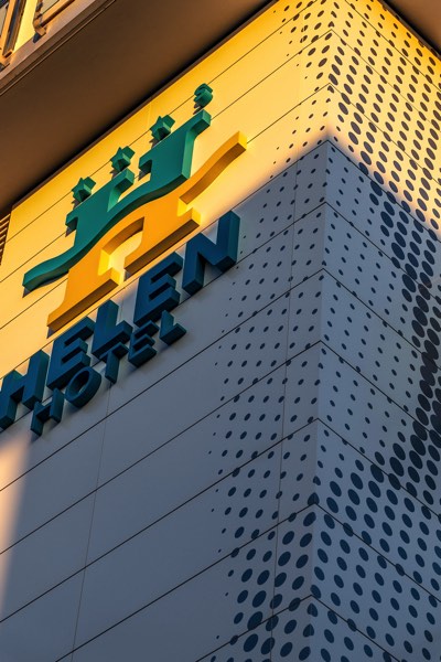 Hotel Helen — l’insegna di giorno