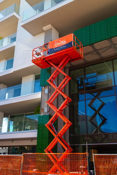 The One — il cantiere
