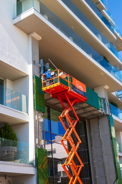 The One — il cantiere