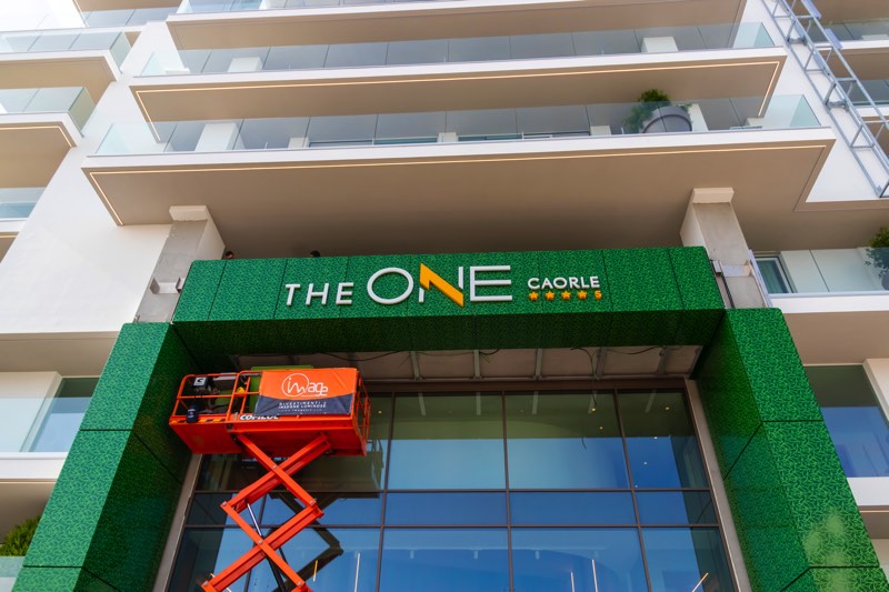 The One — il cantiere