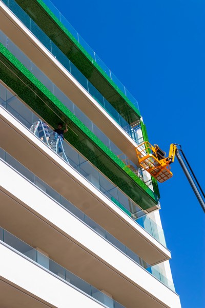 The One — il cantiere