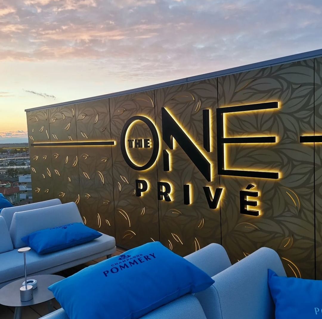 The One — il rivestimento di notte